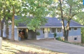 Building Photo - 207 Brantley Cir