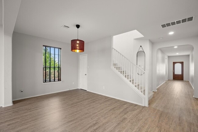Building Photo - 243 Mancos Dr