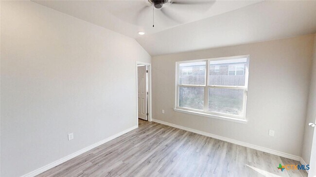 Building Photo - 130 Wind Ridge Dr