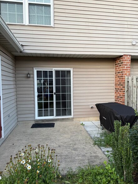 Current Tenant - 115 Delancy Pl