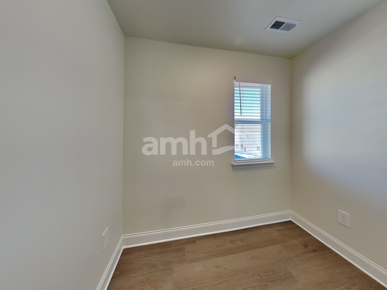 Building Photo - 3555 Shane Hill Rd SW