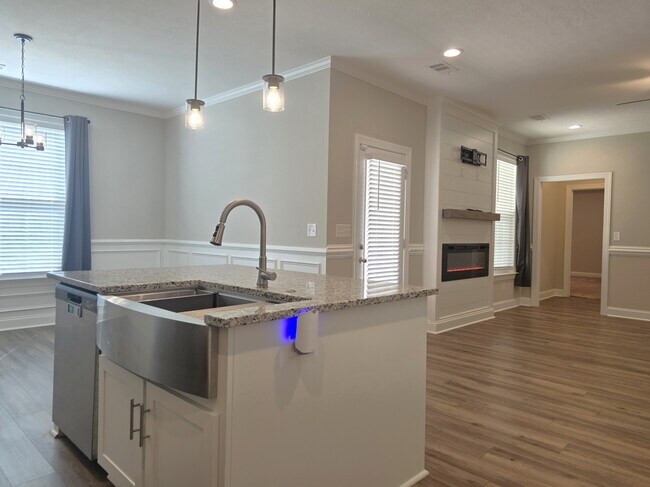 Building Photo - 7510 Paisley Cir