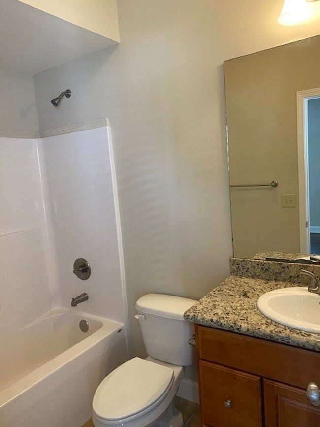 Building Photo - 405 Meador Dr