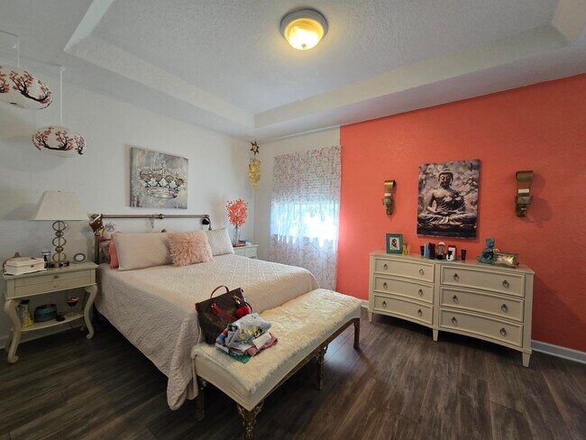 Building Photo - 2208 Shoma Dr