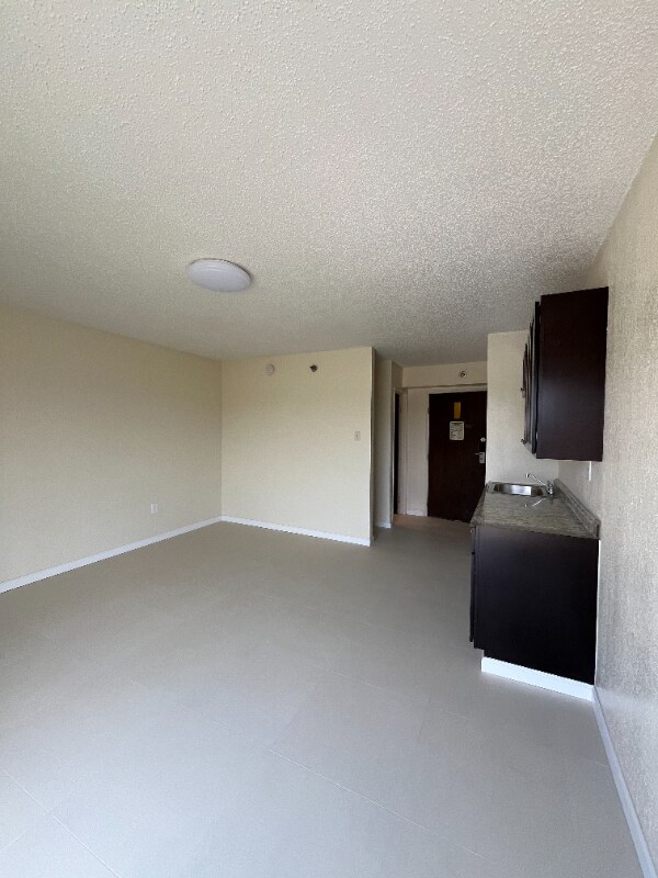 Building Photo - 2715 Cherry Rd