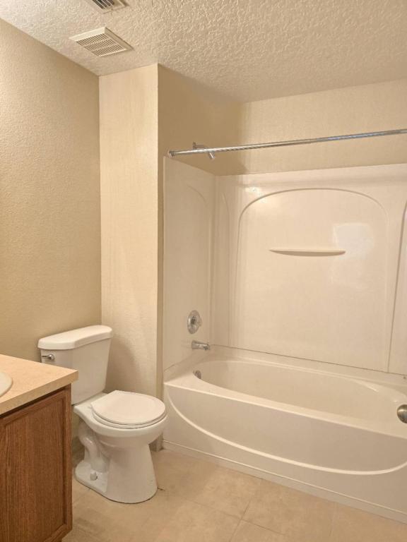 Building Photo - 618 Windrose Dr