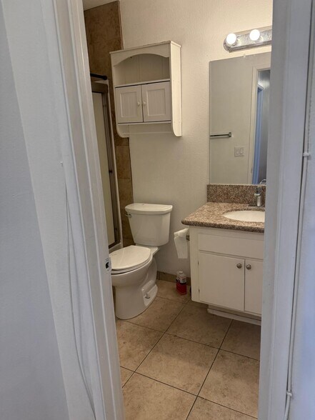 Full Bath upstairs - 3529 W Cornelia Cir