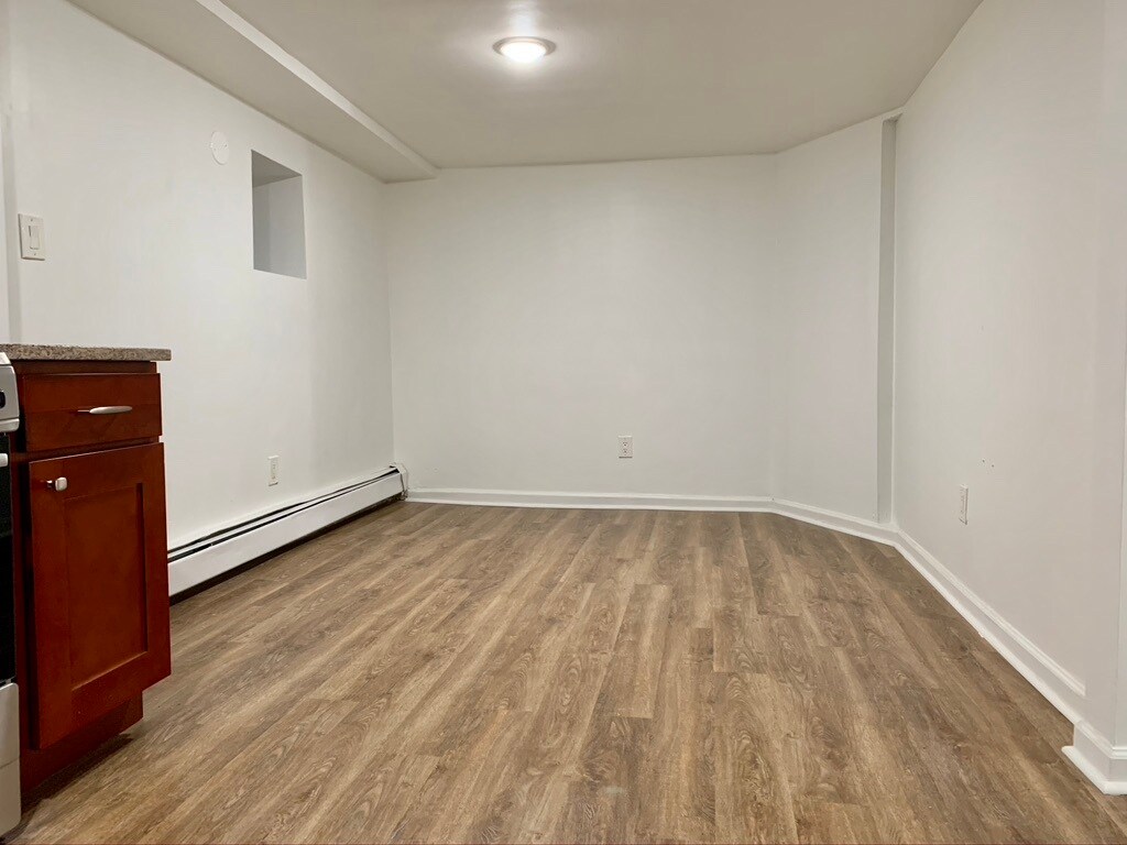 Building Photo - 19 Laidlaw Ave