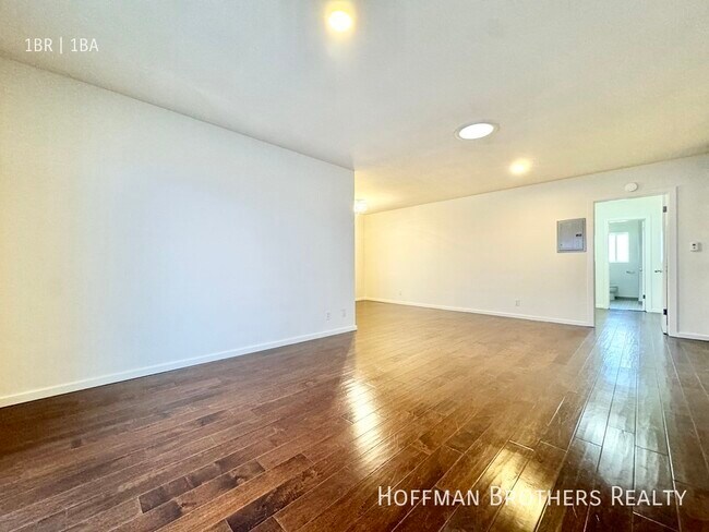 Building Photo - 8229 De Longpre Ave
