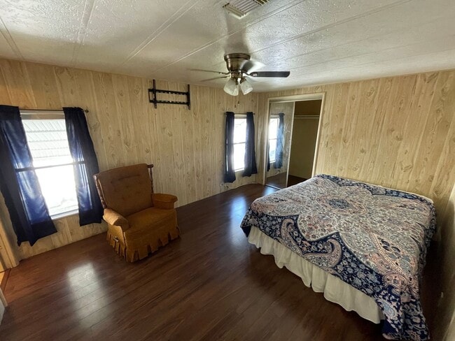 Building Photo - 2/2 in Harbour View Mobile Manor (40+)