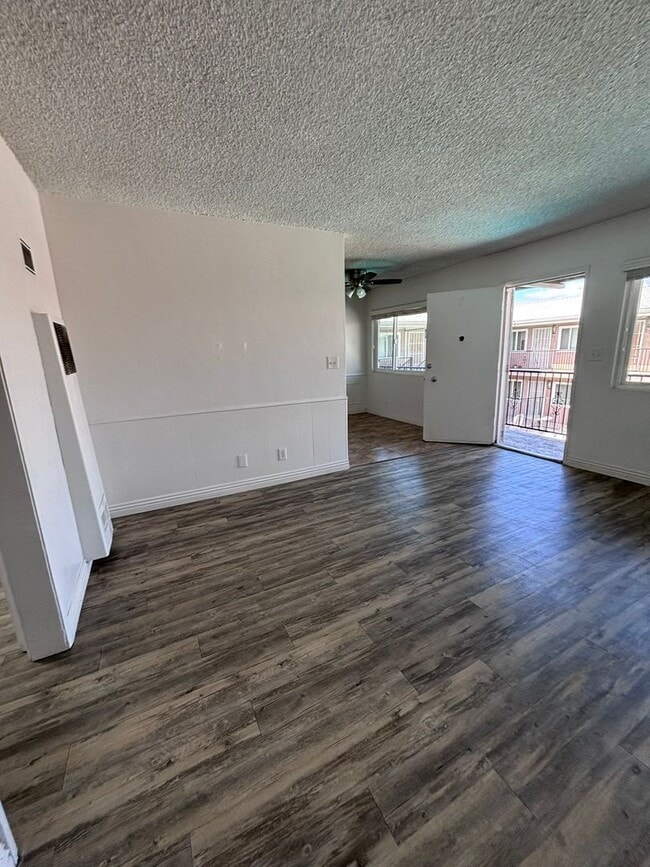 Building Photo - Spacious Beautiful North Park 1 Bed / 1 Bath with Pool