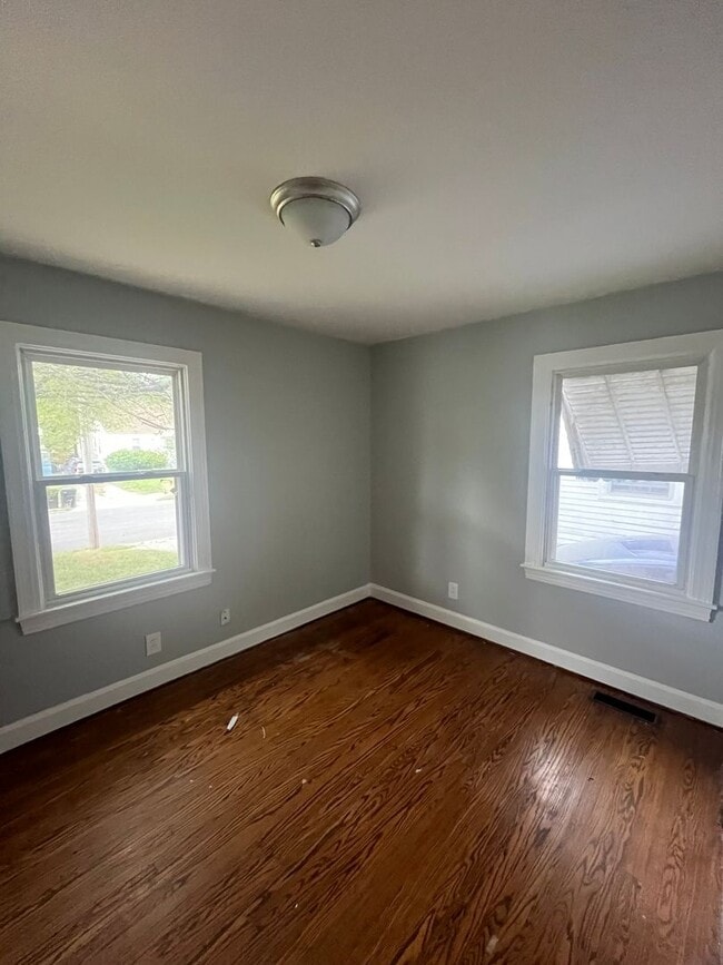 Building Photo - Beautiful 3 bedroom house in Louisville!