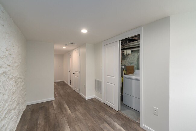Building Photo - 432 S Robinson St