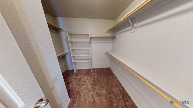 Building Photo - 601 Cattail Cir