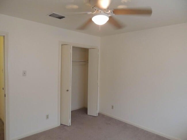 Building Photo - 8870 Kempwood Dr