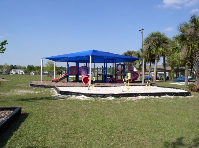 Building Photo - LARGE AND SPACIOUS 4/3 HOME IN EAST ORLANDO WEDGEFIED COMMUNITY