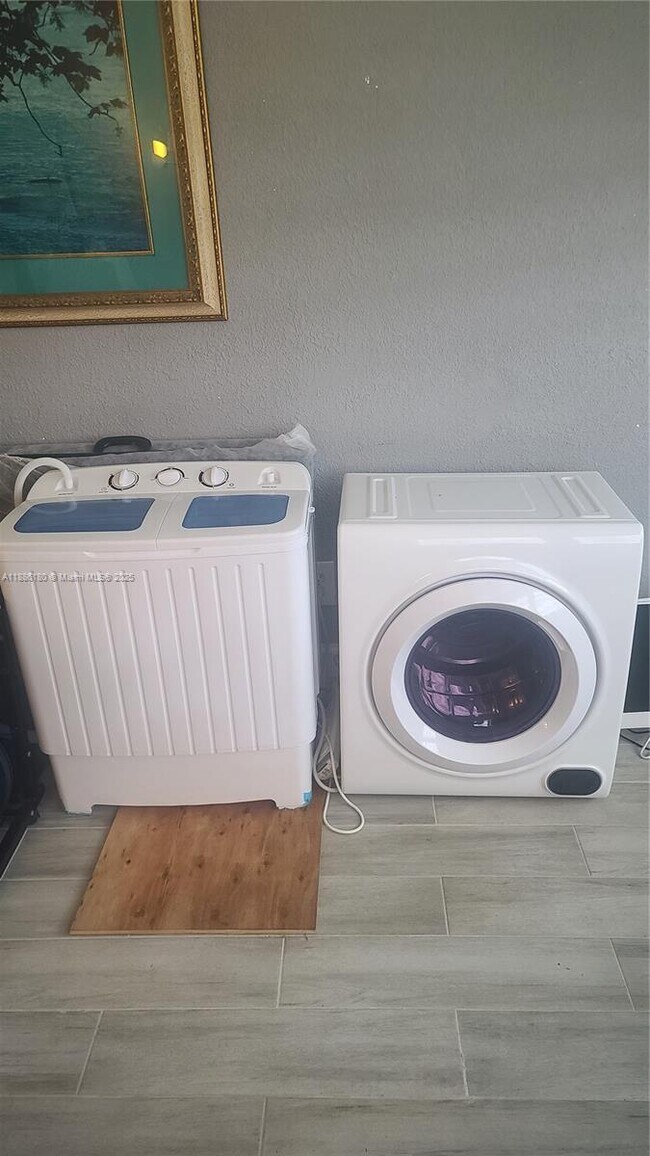 Building Photo - 1936 S Ocean Dr