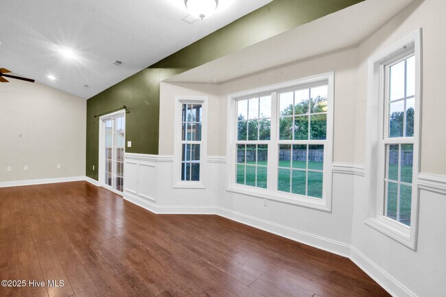 Building Photo - 102 Conley Hills Dr