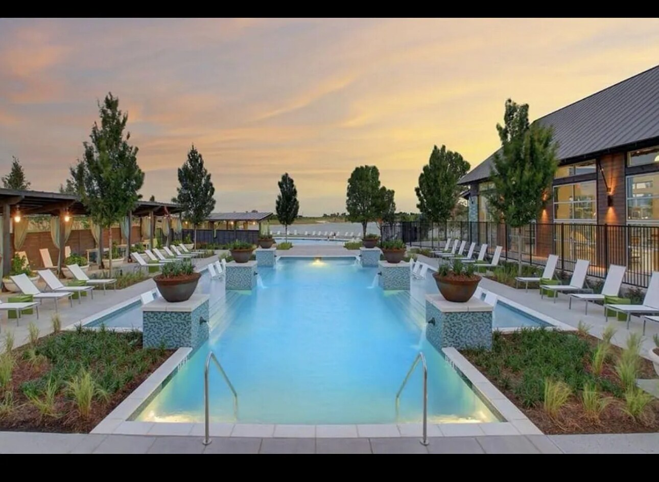 Building Photo - 701 Harmony Trl
