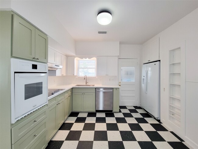 Building Photo - 1728 Hawthorne St