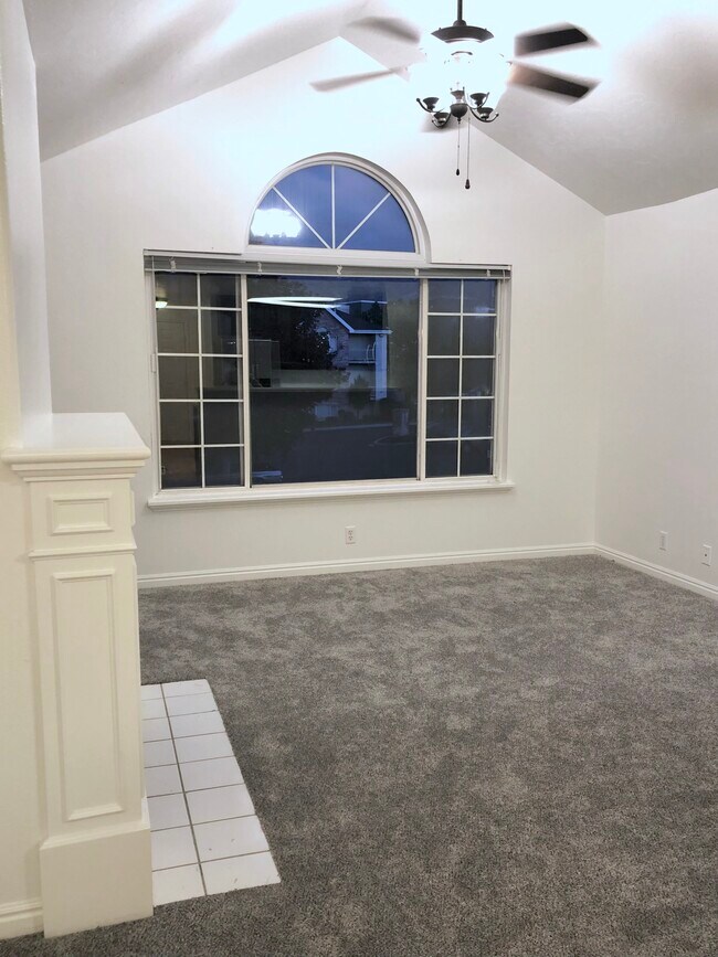 Building Photo - 86 N Garden Park Dr