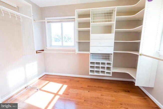 Building Photo - 40508 Waterview Dr