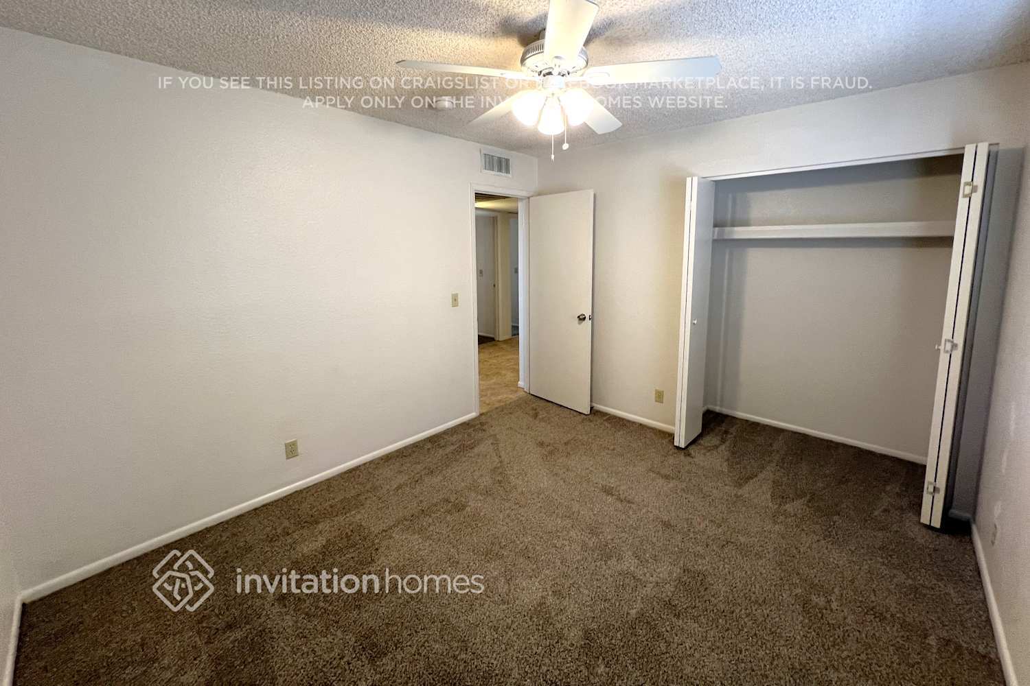 Building Photo - 1129 E Hampton Cir