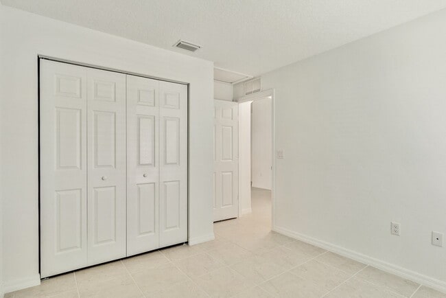 Building Photo - 22 Slumberland Path