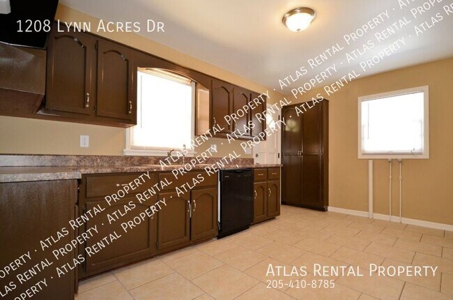 Building Photo - 1208 Lynn Acres Dr
