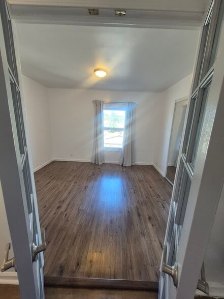 Building Photo - 1428 78th Ave