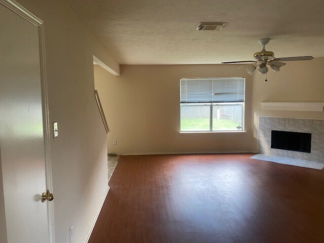 Building Photo - 1938 Courtside Pl Dr