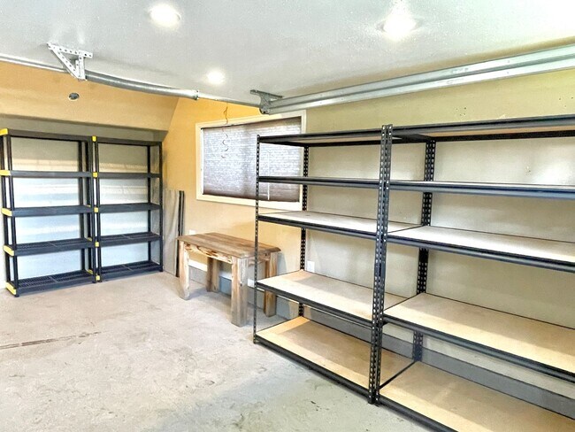 Building Photo - Brentwood-Darlington, 3 bed, 1 bath ranch with large, fenced yard