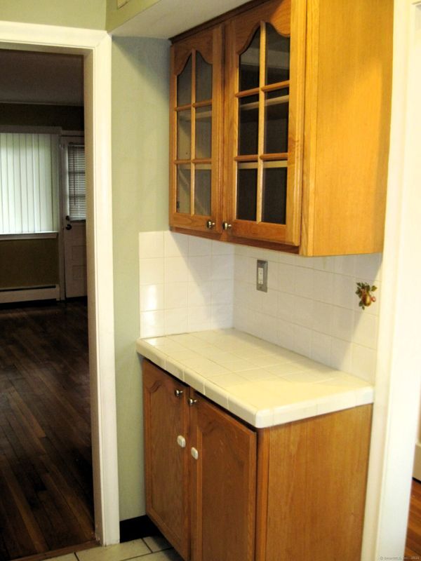 Building Photo - 11 Camelot Dr