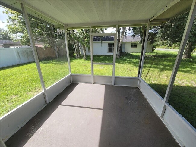 Building Photo - 723 Bobolink Ct