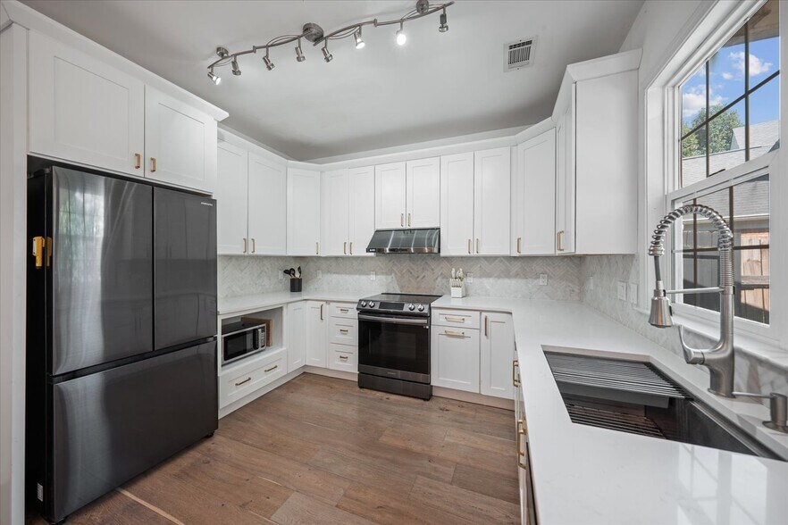 Building Photo - 130 Stanwick Dr