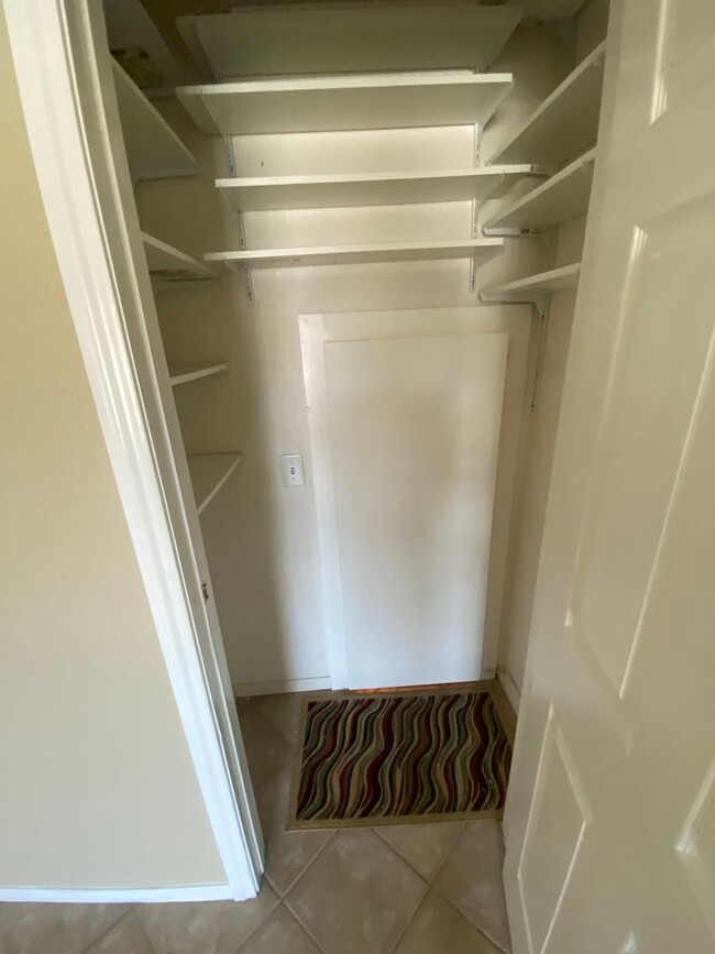 Building Photo - Two Bedroom Huntington Beach Townhouse w/ ...