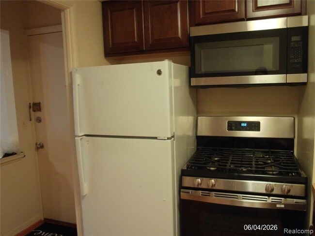 Building Photo - 1253 Island Dr