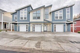 Building Photo - BRAND NEW! Unit 209-B: 3 Bed, 2.5 Bath Tow...