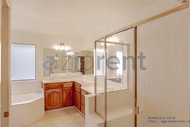 Building Photo - 514 Big Oak Ct