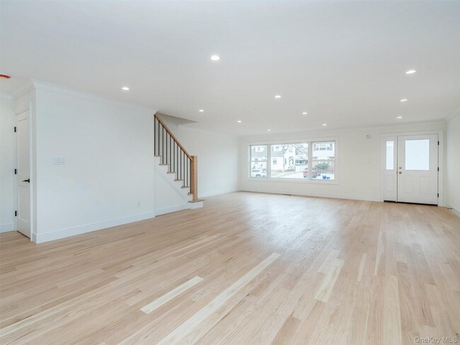 Building Photo - 35 Dunwood Rd