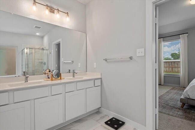 Building Photo - 15815 Eastern Meadowlark Wy
