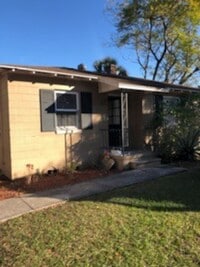 Building Photo - Three Bedroom One Bath