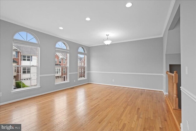 Building Photo - 6350 Regal Oak Dr