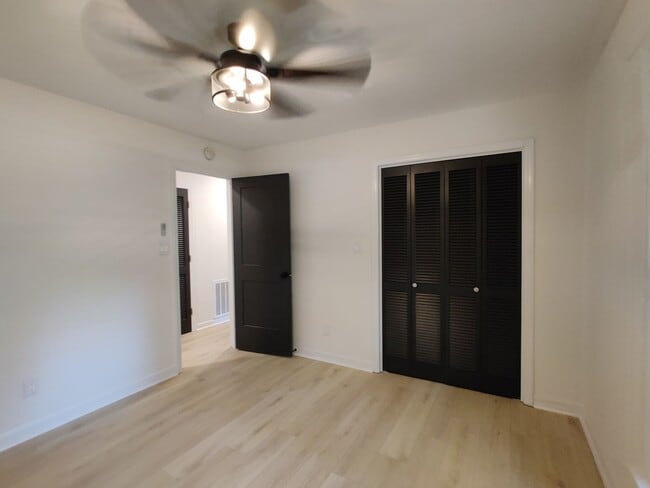 Building Photo - Renovated 3 Bedroom Home in Oakdale