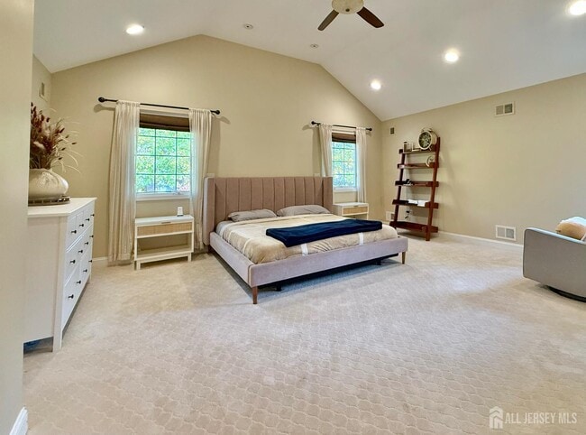 Building Photo - 4 Rebel Run Dr