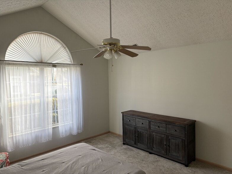 Building Photo - 388 Park Woods Ln