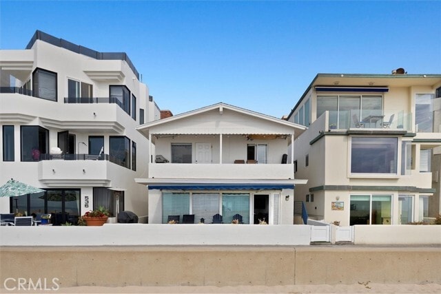 Building Photo - 530 The Strand