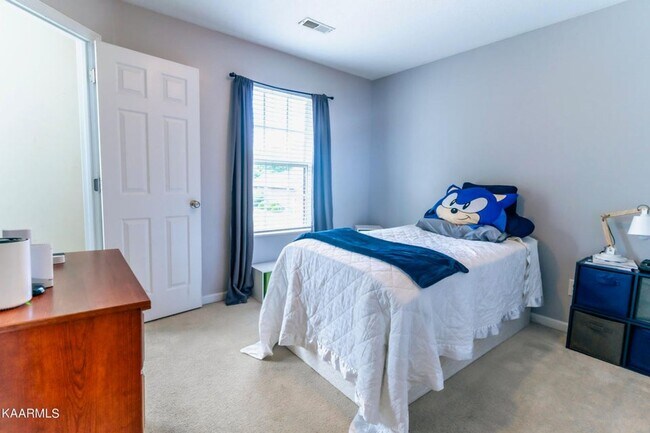 Building Photo - Beautiful 4-Bedroom Home in Desirable Wrens Creek Subdivision