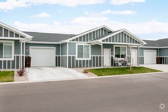 Single level patio home with attached garage - Country West Patio Home Apartments