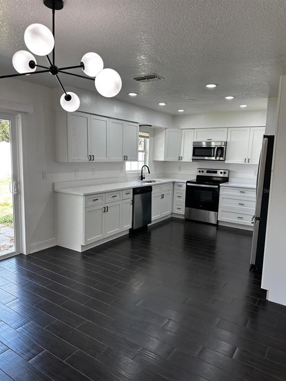 Building Photo - 1520 Country Ridge Dr